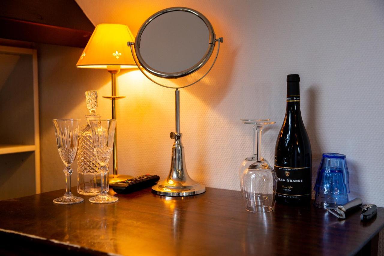 Amadeus Restaurant & Boutique Hotel เวลล์ ภายนอก รูปภาพ