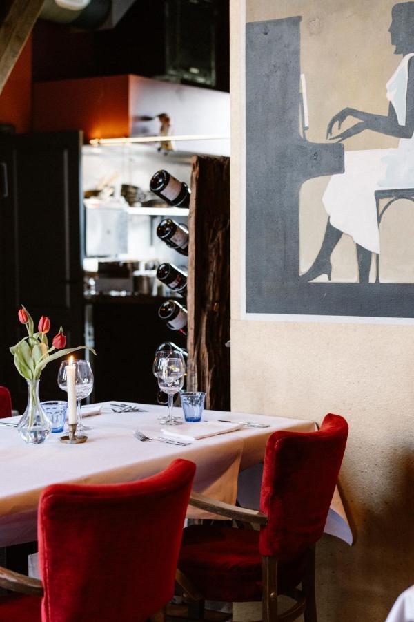 Amadeus Restaurant & Boutique Hotel เวลล์ ภายนอก รูปภาพ