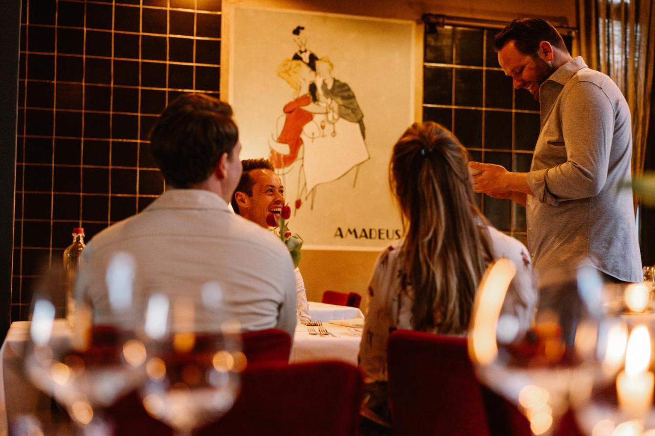 Amadeus Restaurant & Boutique Hotel เวลล์ ภายนอก รูปภาพ